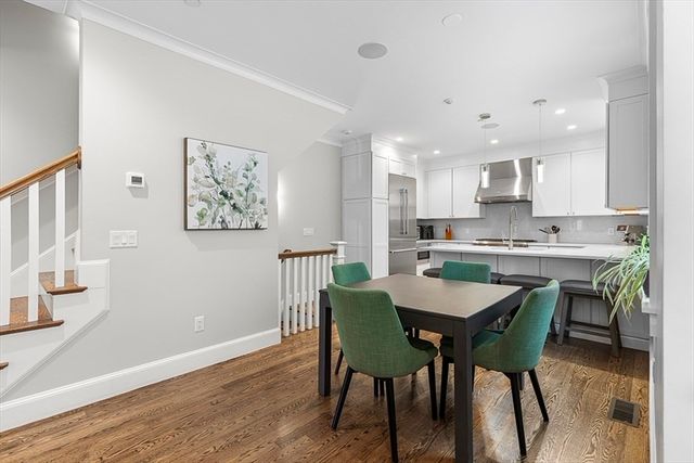 119 Highland Ave B, Somerville, MA 02143