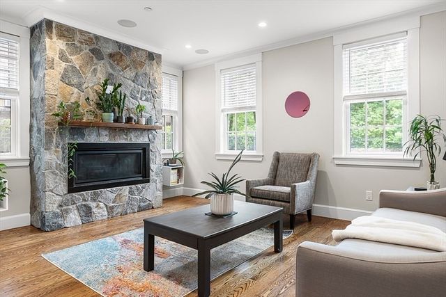 119 Highland Ave B, Somerville, MA 02143