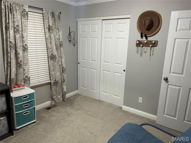 1736 12 Oaks Place, Pevely, MO 63070