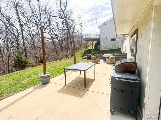 1736 12 Oaks Place, Pevely, MO 63070