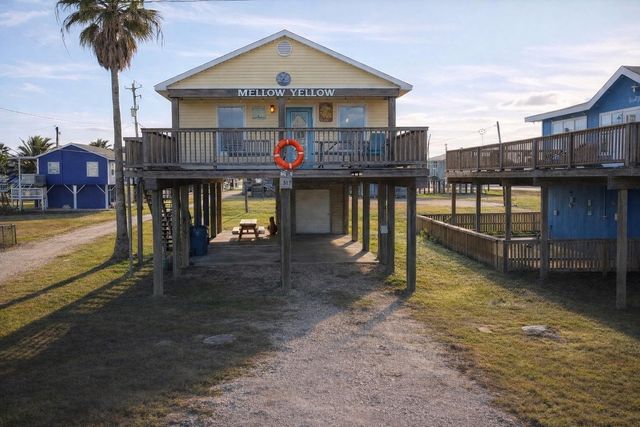 317 Olive Street, Surfside Beach, TX 77541