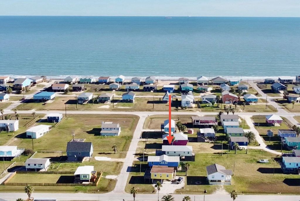 317 Olive Street, Surfside Beach, TX 77541