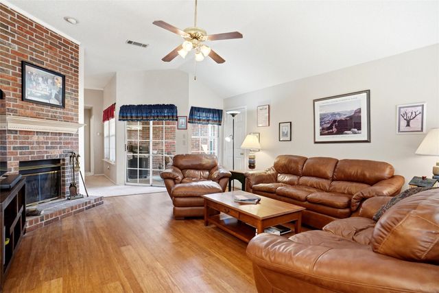 1704 Shadow Creek, Mesquite, TX 75181