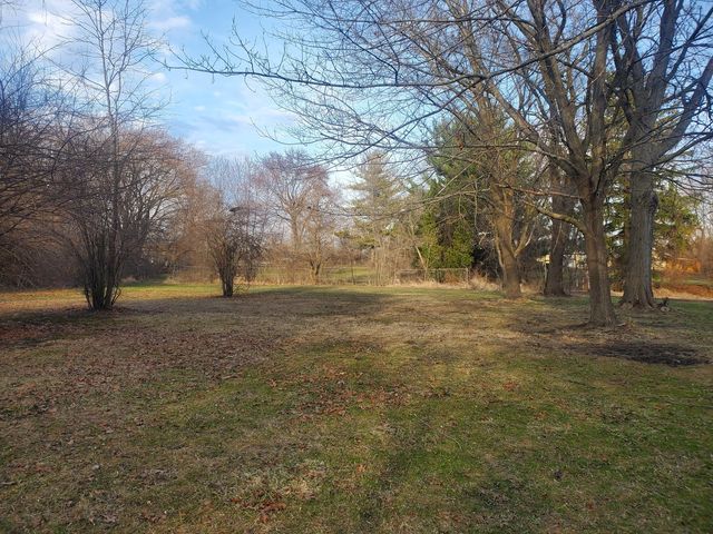 19925 W IL ROUTE 60 Road, Mundelein, IL 60060