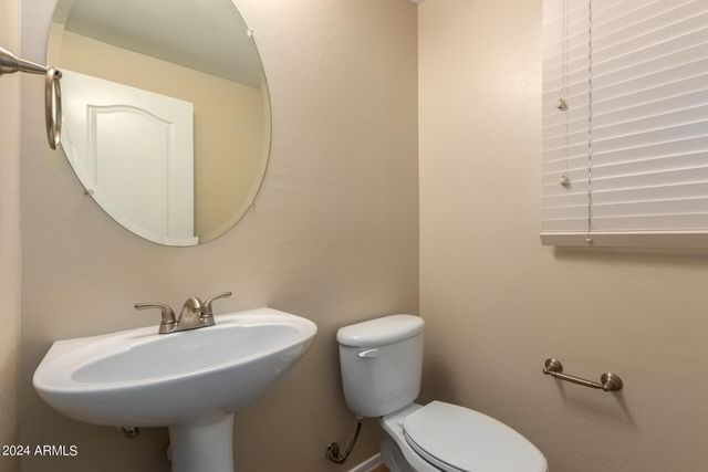 2343 E SUNLAND Avenue, Phoenix, AZ 85040