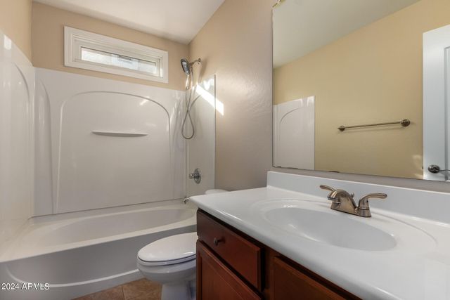 2343 E SUNLAND Avenue, Phoenix, AZ 85040