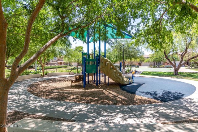 2343 E SUNLAND Avenue, Phoenix, AZ 85040