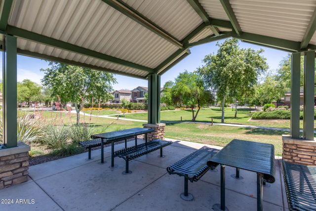 2343 E SUNLAND Avenue, Phoenix, AZ 85040