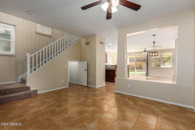 2343 E SUNLAND Avenue, Phoenix, AZ 85040