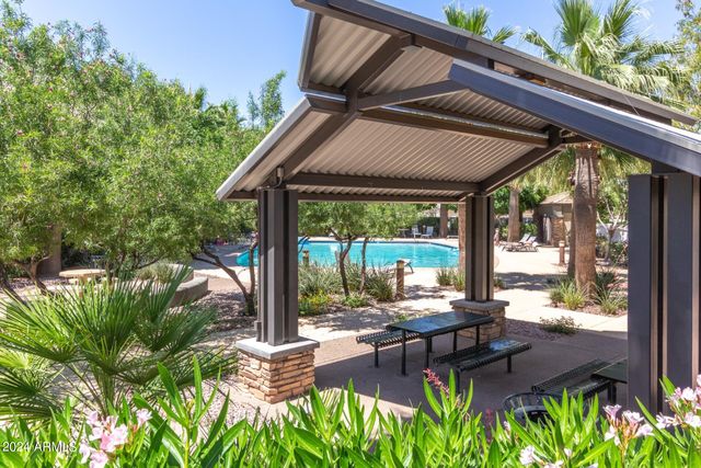 2343 E SUNLAND Avenue, Phoenix, AZ 85040