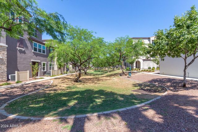 2343 E SUNLAND Avenue, Phoenix, AZ 85040