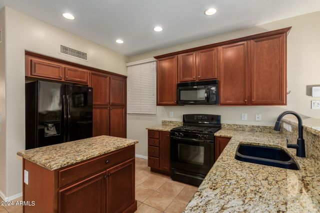 2343 E SUNLAND Avenue, Phoenix, AZ 85040