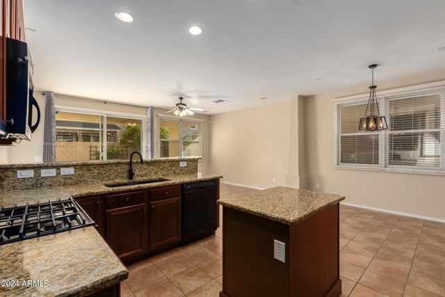 2343 E SUNLAND Avenue, Phoenix, AZ 85040