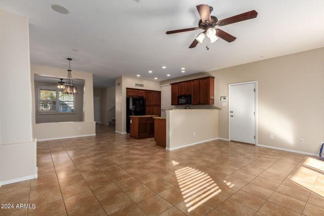 2343 E SUNLAND Avenue, Phoenix, AZ 85040