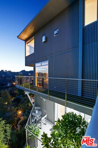 9416 Beverly Crest Dr, Beverly Hills, CA 90210