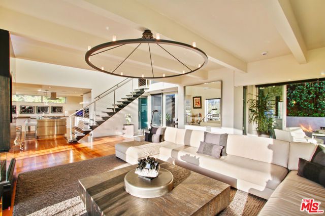 9416 Beverly Crest Dr, Beverly Hills, CA 90210