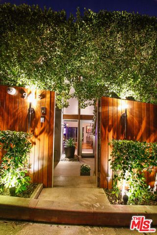 9416 Beverly Crest Dr, Beverly Hills, CA 90210