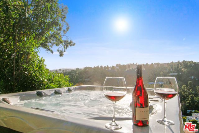 9416 Beverly Crest Dr, Beverly Hills, CA 90210