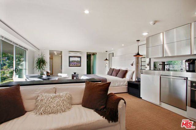 9416 Beverly Crest Dr, Beverly Hills, CA 90210