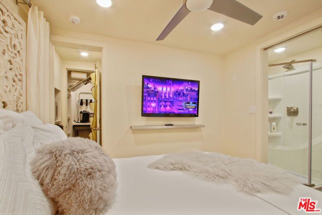 9416 Beverly Crest Dr, Beverly Hills, CA 90210