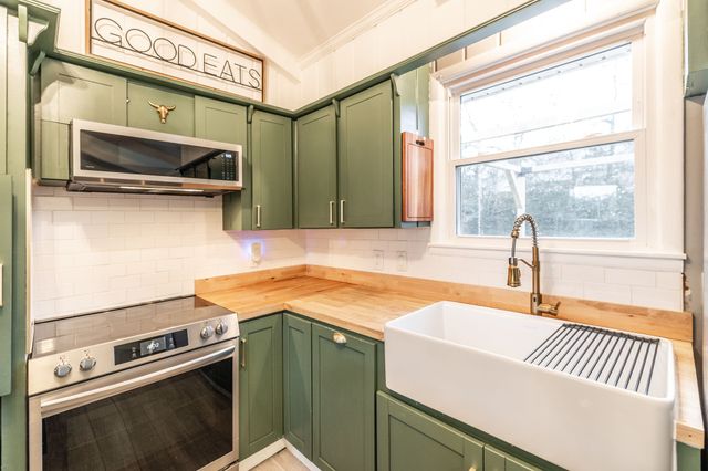 107 Lynn Dr, Hendersonville, TN 37075