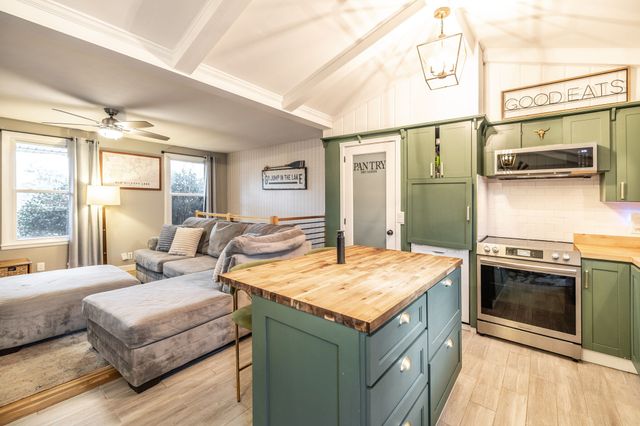 107 Lynn Dr, Hendersonville, TN 37075