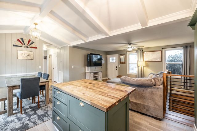 107 Lynn Dr, Hendersonville, TN 37075