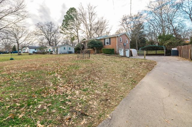 107 Lynn Dr, Hendersonville, TN 37075