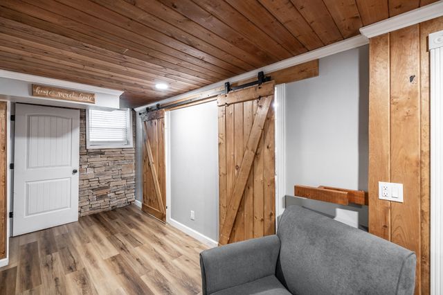 107 Lynn Dr, Hendersonville, TN 37075