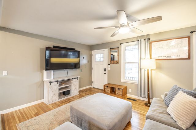 107 Lynn Dr, Hendersonville, TN 37075