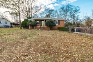 107 Lynn Dr, Hendersonville, TN 37075