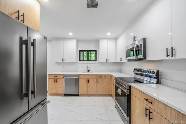 465 Helene Avenue, Shirley, NY 11967