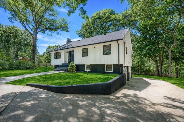 465 Helene Avenue, Shirley, NY 11967