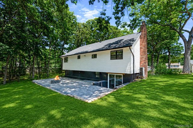 465 Helene Avenue, Shirley, NY 11967