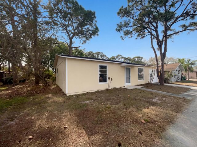 1118 SE Proctor Lane, Port St. Lucie, Port St Lucie, FL 34983