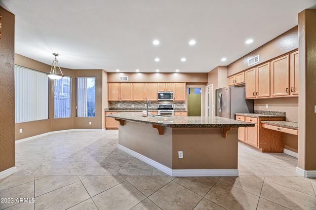 6780 W AMIGO Drive, Glendale, AZ 85308