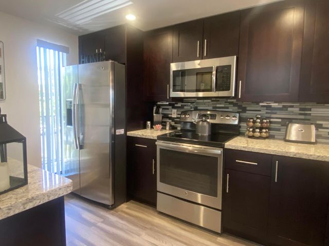 18 Royal Palm Way 306, Boca Raton, FL 33432