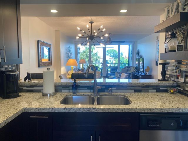 18 Royal Palm Way 306, Boca Raton, FL 33432