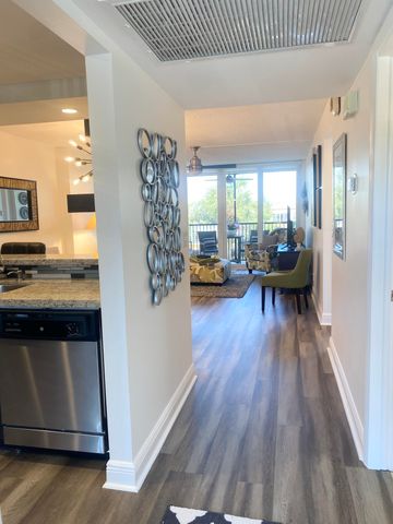 18 Royal Palm Way 306, Boca Raton, FL 33432