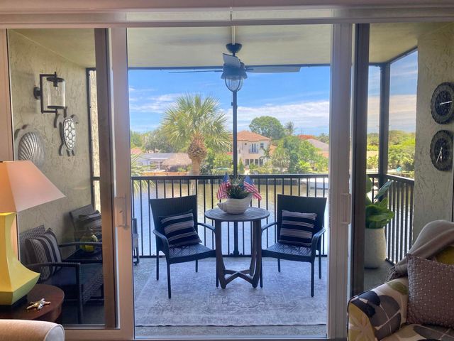 18 Royal Palm Way 306, Boca Raton, FL 33432