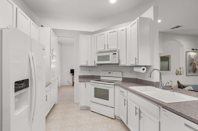 8620 HIGH CAY, West Palm Beach, FL 33411