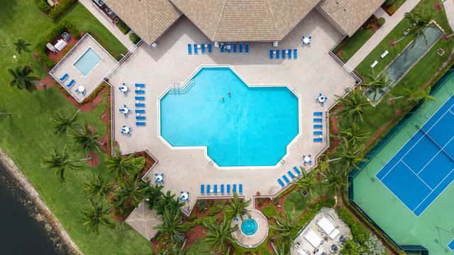 8620 HIGH CAY, West Palm Beach, FL 33411