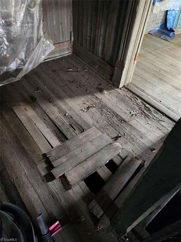 108 Luther Ridge Lane, Mount Airy, NC 27030