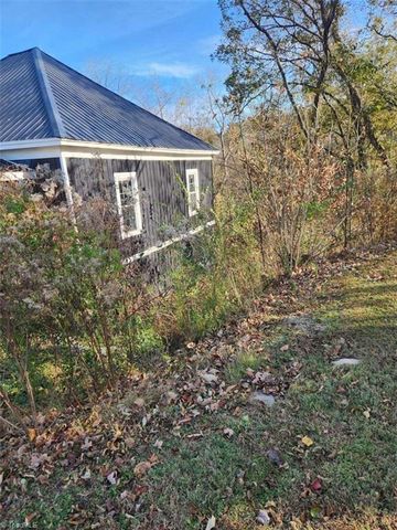 108 Luther Ridge Lane, Mount Airy, NC 27030