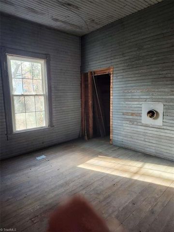 108 Luther Ridge Lane, Mount Airy, NC 27030