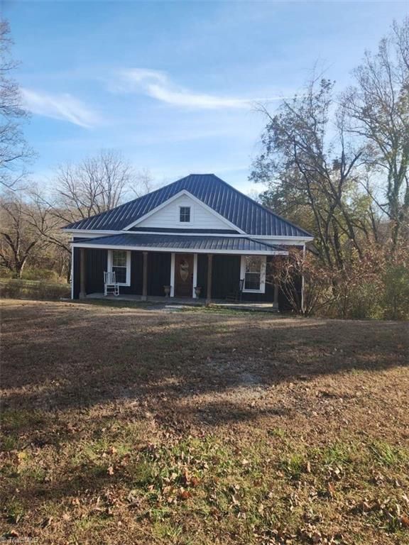 108 Luther Ridge Lane, Mount Airy, NC 27030