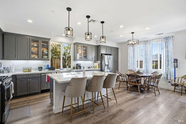 1617 Sorrel St, Santa Rosa, CA 95403