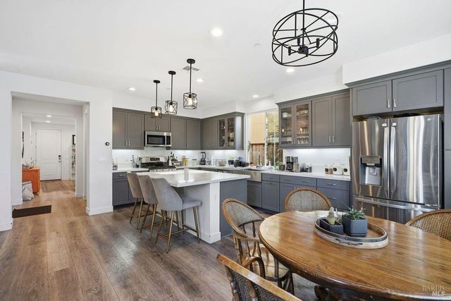 1617 Sorrel St, Santa Rosa, CA 95403