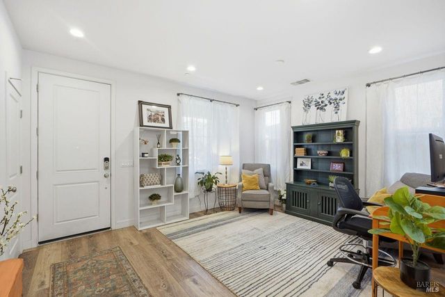 1617 Sorrel St, Santa Rosa, CA 95403