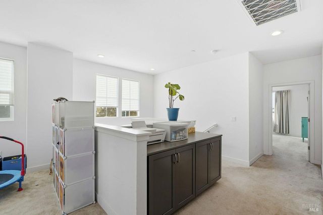 1617 Sorrel St, Santa Rosa, CA 95403